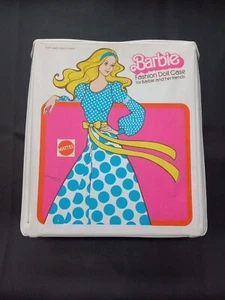 3 Barbie Dolls, 1975 Barbie Fashion Doll Case, AND More Clothing/Accessories WOW - Picture 1 of 24