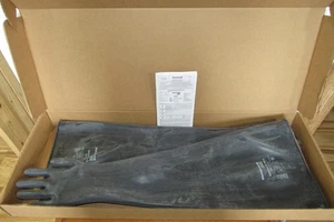 HONEYWELL North 8B3032A/10H Butyl Glove-Box 30 Mil Gloves Black 10 1/2 Ambidextr - Picture 1 of 11