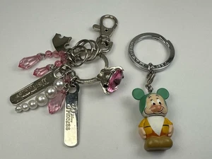 Disney Princess Pink Ring w/Charms & Snow White Dwarf Bashful Keychains Lot of 2 - Picture 1 of 10