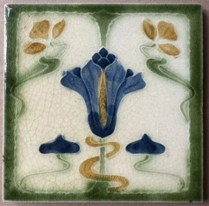 ANTIQUE BOOTE - ART NOUVEAU MAJOLICA TILE C1900 - Picture 1 of 3