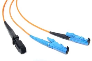 Diamond Patchcord Duplex 1xMT-RJ M0, F 2xE-2116.6 LWL Glasfaser Patchkabel 3m - Picture 1 of 1