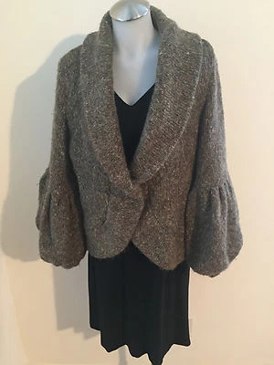 Jaqueta LINE Suéter de Malha de Lã Hobo Manga de Sino Puff, Tamanho Grande L Ret $270 - Imagem 1 de 4