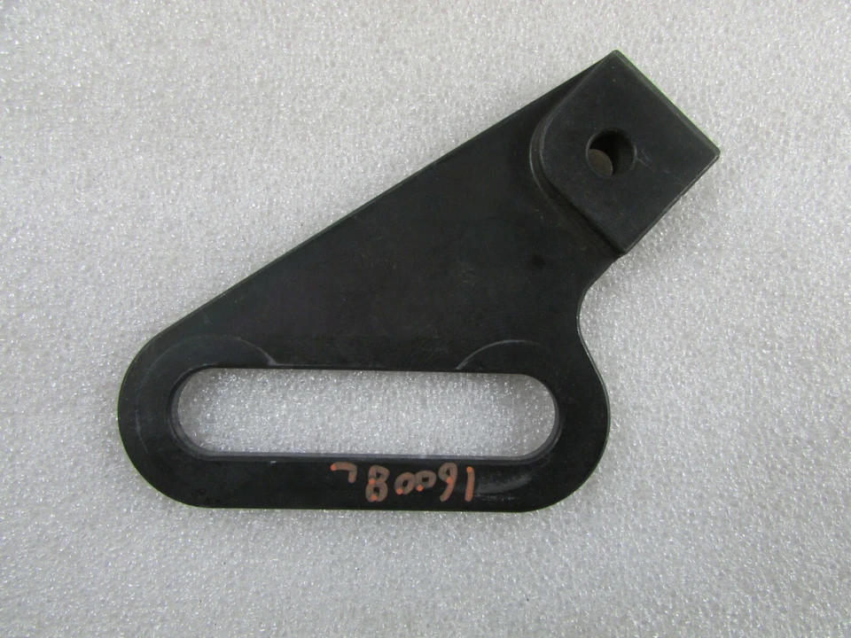 Lamborghini Aventador, guía de actuador de soporte de ala de murciélago, usado, P/N 470903125B Foto 1 de 4