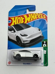 Hot Wheels Tesla Model Y -D White #37 37/250 - HW Green Speed 1/10 Damaged-C - Picture 1 of 2