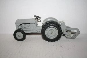 FORD 9N TRACTOR WITH 2 BOTTOM PLOW-50th ANNIVERSARY-1/16-GOOD-GRAY-ERTL U.S.A. - Picture 1 of 7