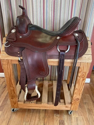 Selim de trilha 16,5" quadras com latigo, fora do tarugo, alças de estribo - Imagem 1 de 4