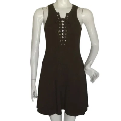 Vestido de malha TORN BY RONNY KOBO, P, verde oliva, com nervuras/texturizado, decote com cadarço - Imagem 1 de 4