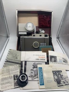 VTG Polaroid Land Camera Model 800 With Case, Booklets & Accessories. Not Tested - Picture 1 of 12