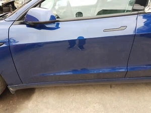 Tesla Model 3 Largo Alcance 2022 Lado Izquierdo Frontal Desnudo Puerta Azul PPSB - Imagen 1 de 22