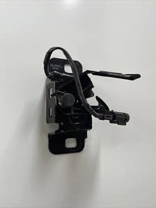 13-18 CADILLAC ATS 2.0L RWD HOOD LOCK LATCH USED OEM 23195545 - Picture 1 of 2