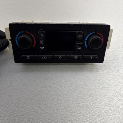 03-06 Chevy GMC Sierra Silverado Yukon Climate Control Unit Temp OEM 15107730 - Image 1 of 4