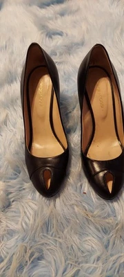 Zapatos de salón Sergio Rossi de cuero negro talla 37 Stiletto Peep Toe cuero Italia sin cordones Foto 1 de 4