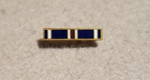 Distinguished Flying Cross Lapel Pin / Hat pin - Picture 1 of 3