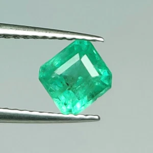 0.88 CT - Natural Emerald Square Cut Good Luster Green Gem Zambian - 2609 - Picture 1 of 2