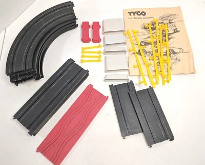 Vintage Tyco International Pro Racing Slot Car Track Set 8105 Replacements Parts - Image 1 of 4