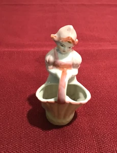 Vintage Porzellan Holland Dame mit Hut & Korb kleine Figur Japan handbemalt - Bild 1 von 4