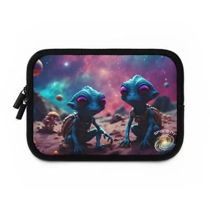 Blue Aliens Laptop Sleeve - Schutzhülle für MacBook, Dell, HP, Schule - Bild 1 von 13