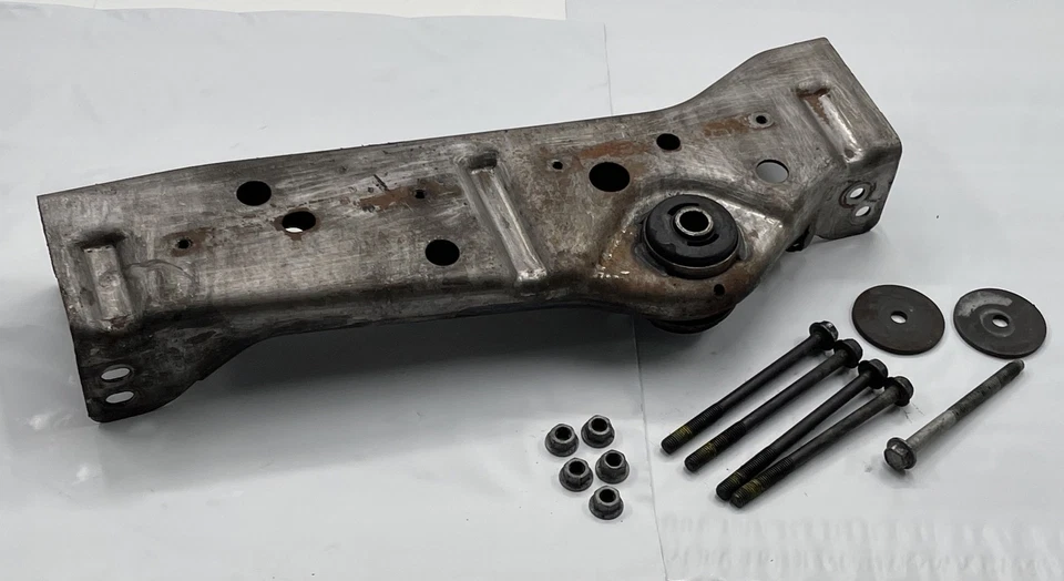 2003-2009 Hummer H2 Front Differential Carrier Mount Support Crossmember OEM - Image 1 of 4