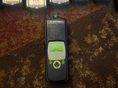 Motorola XTS5000 Model II 700/800Mhz P25 9600 Digital Radio H18UCF9PW6AN DES - Image 1 of 4