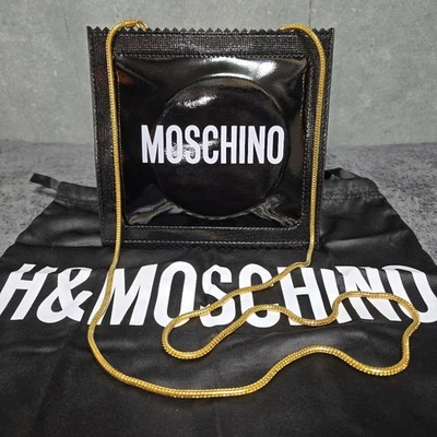 Bolso de hombro H&MOSCHINO charol cadena negra Foto 1 de 4