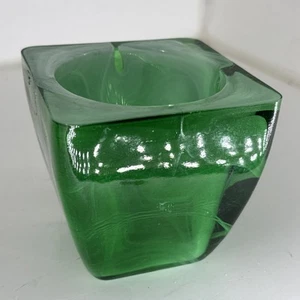 Vintage Glas und grüne 4x4 Vase. - Bild 1 von 3