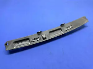 BMW F07 535i GT 2010-2013 tapa del maletero trasero manija solapa con moldura de cámara de visión trasera OEM - Imagen 1 de 12