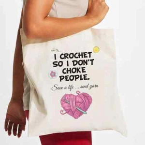 Divertido Bolso de Mano Crochet - "I Crochet So I Don't Choke People" - Imagen 1 de 6