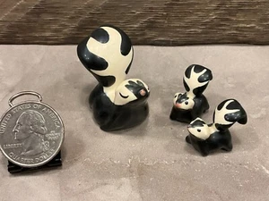 Vintage Miniature Hagen Renaker Skunk Family Figurines - Picture 1 of 12