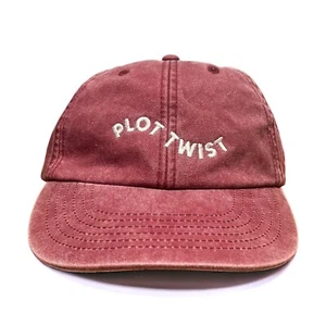 Gorra de béisbol Plot Twist bordada lavada para papá | En muy buen estado | Sombrero con tirantes libro de 6 paneles - Imagen 1 de 19