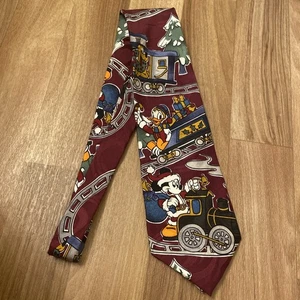 Cravatta natalizia uomo MICKEY UNLIMITED Disney topolino pluto paperino treno cravatta seta - Foto 1 di 4