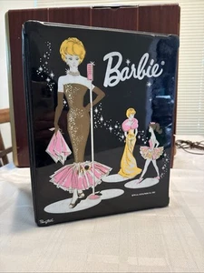 Vintage Barbie 1962 Black Night Club Singer Koffer mit Kleidung & Zubehör & Puppen - Bild 1 von 24