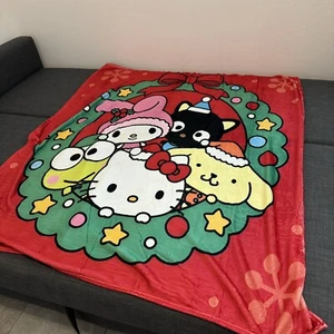 Hello Kitty and Friends rote Weihnachtskranzdecke 59x51 cm - Bild 1 von 5