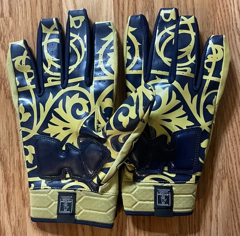 Notre Dame Football 2014 Shamrock Indy Team Issued Under Armour Lineman Gloves Cover