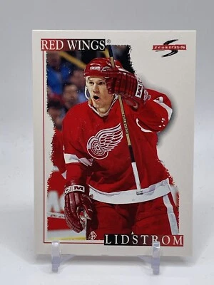 1995-96 Score Nicklas Lidstrom #51 HOF Red Wings Hockey Card E5 - Image 1 of 2