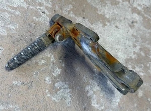 APRILIA RS 125 RS125 FRONT RIGHT RIDERS FOOT REST PEG AP8132957 FREE POST - Picture 1 of 6