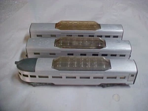 Coches de pasajeros de aluminio extruido a escala HO con cúpulas Vista - Imagen 1 de 8
