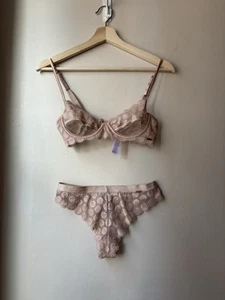 savage x fenty Bra Set Size 32 B NWOT - Picture 1 of 8