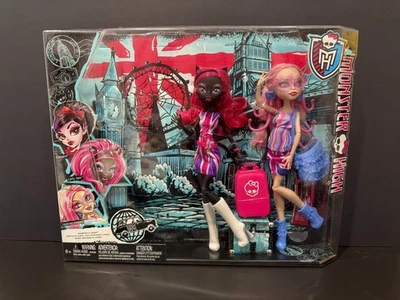 LEER Muñecas Monster High Ghoulebrities In Londoom Viperine And Catty Noir Foto 1 de 4