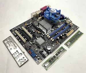 Scheda madre Intel D975XBX2KR ATX LGA 775 CORE 2 EXTREME X6800 2,93 GHz 2 GB di I/O - Foto 1 di 9