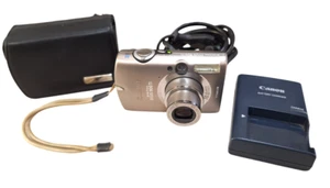 Canon IXUS 900 TI Titanium Digitalkamera - Teildefekt? - Bild 1 von 6