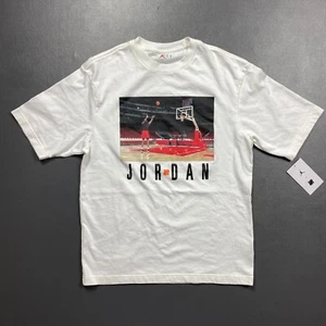 100% Authentic Michael Jordan x Undefeated T-Shirt Size S Small Mens - Picture 1 of 6