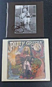 PATTY GRIFFIN -LIBRETTO AUTOGRAFATO "PATTY GRIFFIN" FIRMATO E CD NUOVO SIGILLATO 2019 - Foto 1 di 2