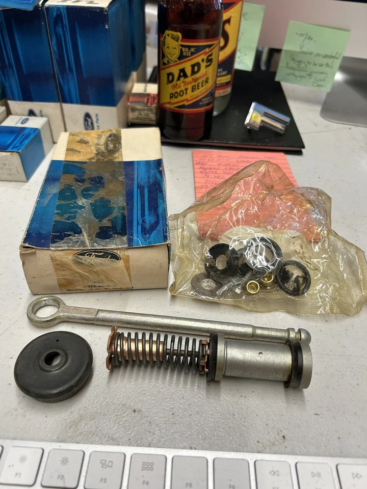 1968 1969 1970 1971 1972 NOS FORD F100 4X4 KIT DE RECONSTRUCCIÓN CILINDRO MAESTRO Foto 1 de 4