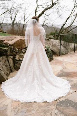 Vestido de novia Allure, colección Bridgerton, talla 4, mucho encaje y brillo Foto 1 de 4