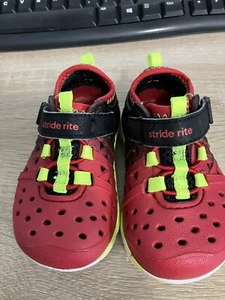 Size 4 Toddler's Stride Rite Made 2 Play Phibian Sneaker Sandal Water Shoe Red - Picture 1 of 4