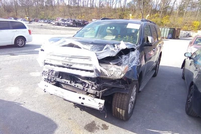 2011 Toyota Sequoia 5.7L Engine Motor OEM 114K Miles - LKQ442890834 - Image 1 of 4