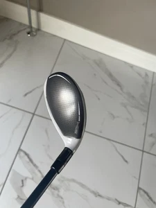 Taylormade SIM Max #4 Hybrid / 22 Degree / Regular Flex Ventus Blue 6 - Picture 1 of 9