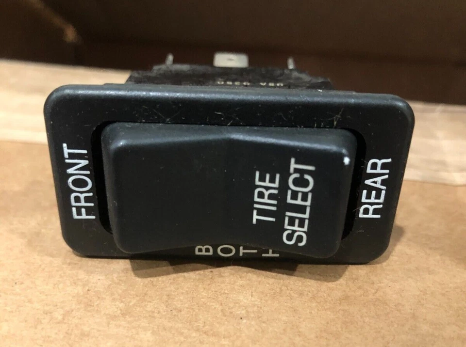 6006604 HUMMER H1 SWITCH CTIS SELECTOR - Image 1 of 1