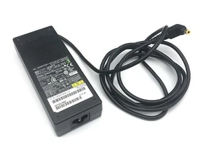 Fujitsu Netzteil Ladegerät für MEDION Akoya e6232 MD99222, p6638 MD98389 - Bild 1 von 4