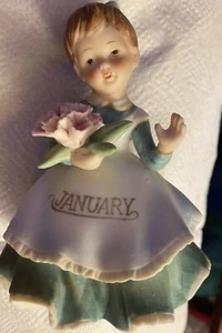 Vintage Lefton JANUARY Porzellan MÄDCHEN Geburtstag Figur mit rosa Nelken - Bild 1 von 7